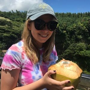 Meet your Posher, Emily